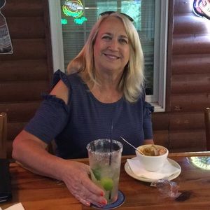 Meet your Posher, Denise